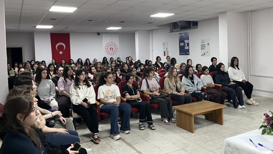 Eskişehir’de yurtlara yeni yerleşen öğrenciler için bilgilendirme toplantısı
