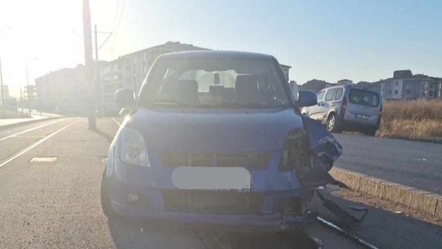 Eskişehir'de tramvay yolunda kaza: İki hatta seferler durduruldu