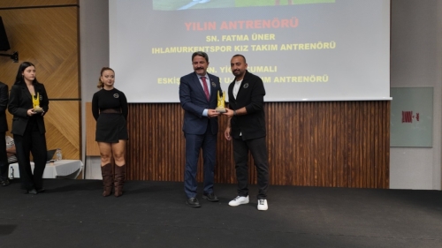 Eskişehir'deki spor ödülleri gecesinde Hasan Kalın'a ödül