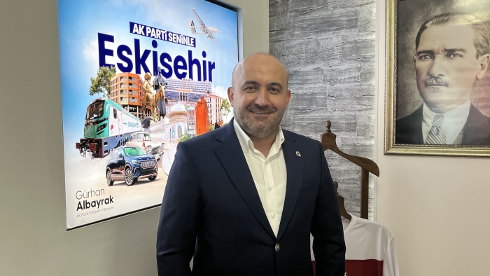 Gürhan Albayrak Eskişehir’e spor yatırımlarını açıkladı, Demirspor eleştirilerine yanıt verdi