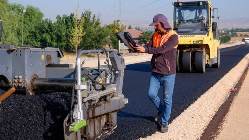 Eskişehir’de 100. Yıl Bulvarı’nda asfalt çalışması sürüyor